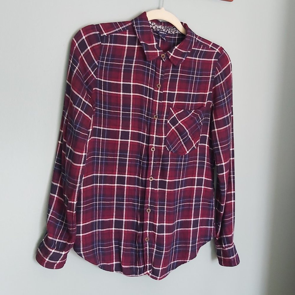 Lightweight plaid shirt
